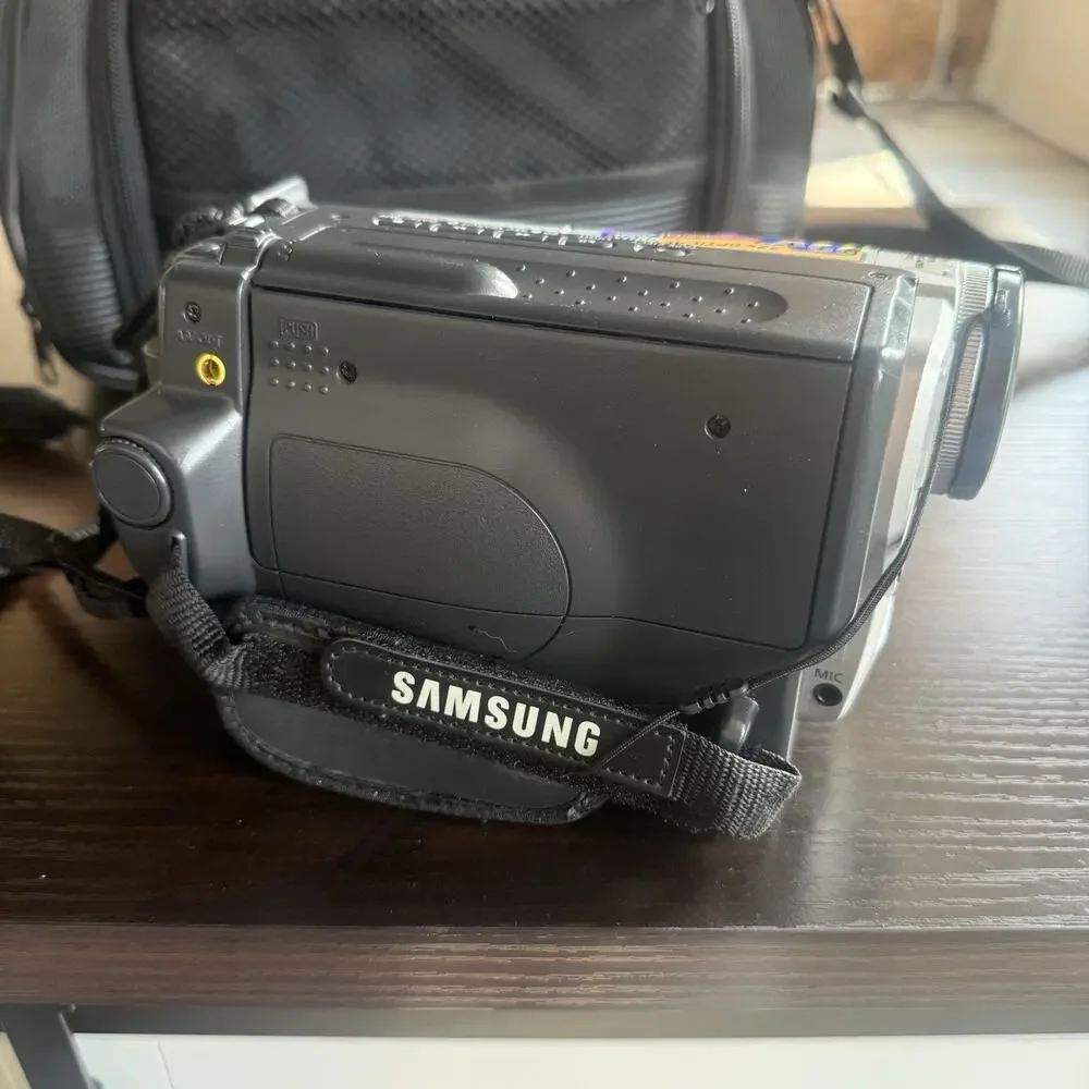 Samsung SCL906 Hi8 8mm Camcorder Video Transfer Tested Battery & Tape BUNDLED